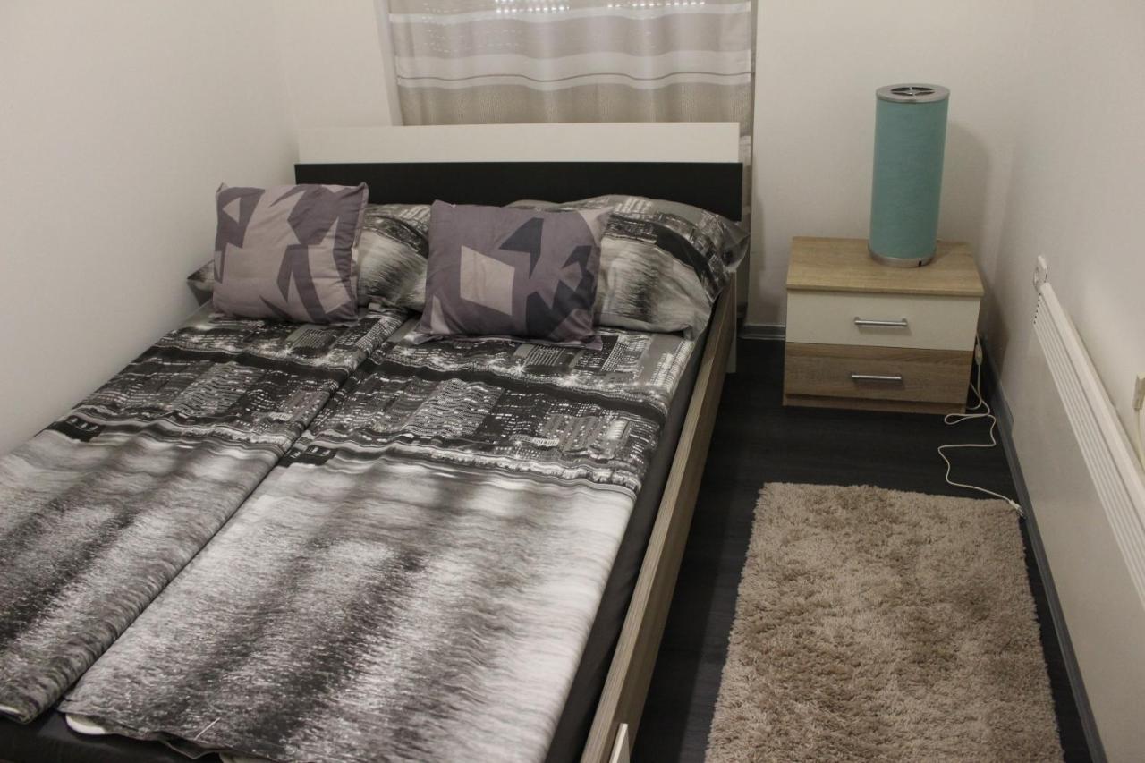 Zimmer Feri Vendeghaz Hotel Abaújszántó Bagian luar foto